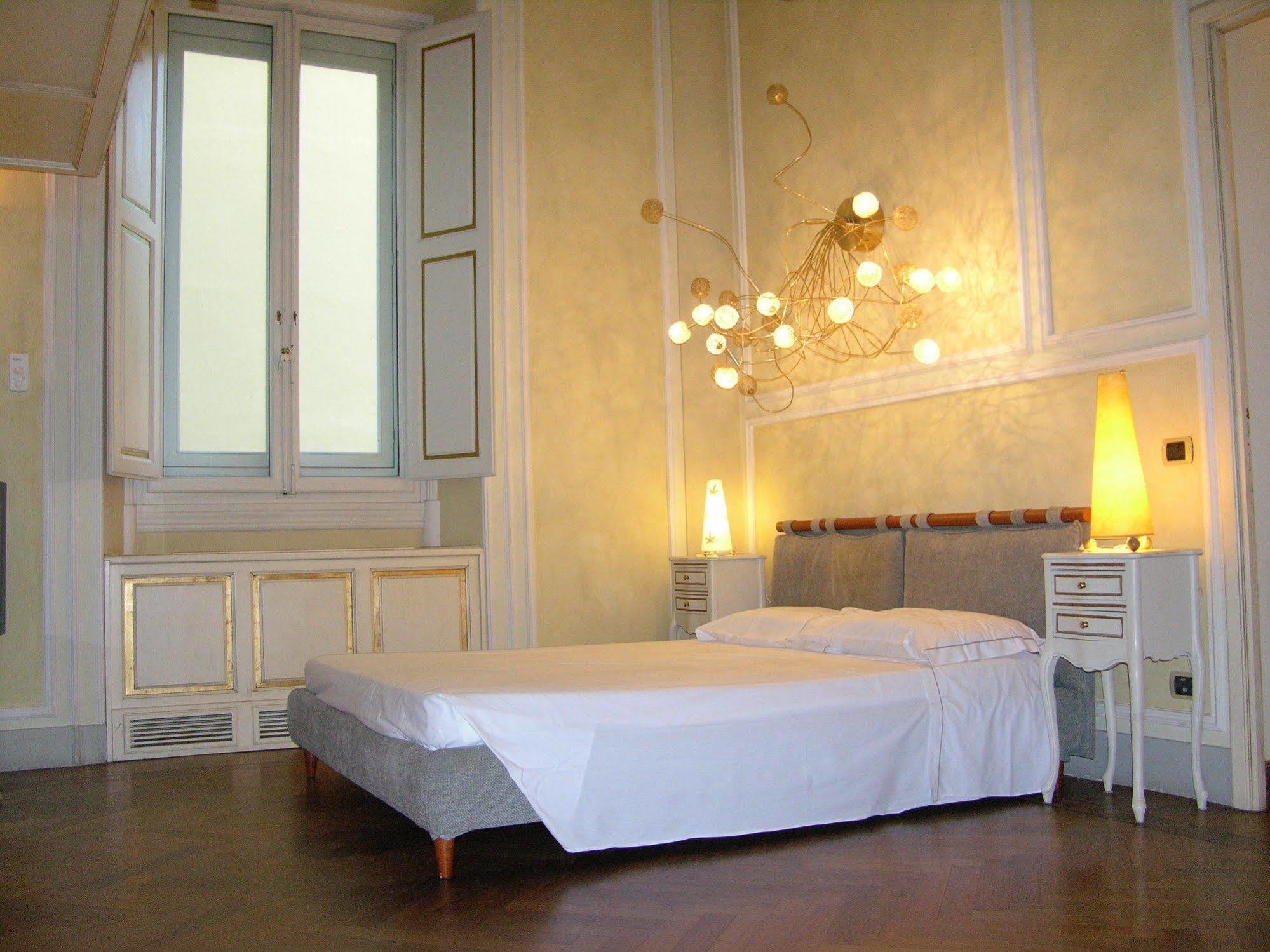 Booking Firenze Appartamenti Екстер'єр фото